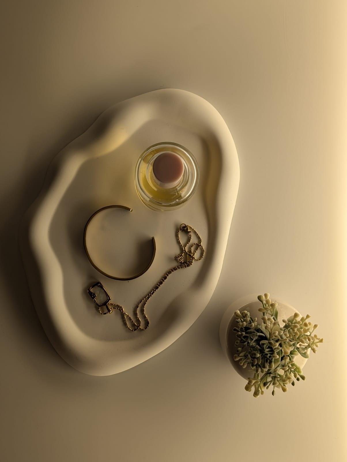 Abstract Cloud Tray