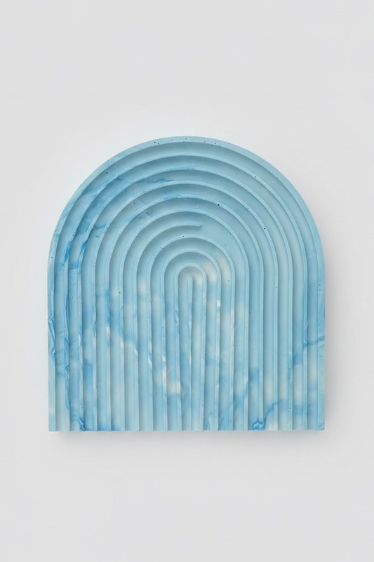 Arch groove tray